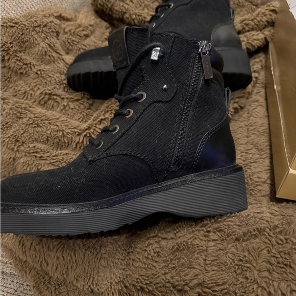 Michael Kors boots size 6 - Picture 5 of 7